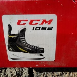 Mens CCM ice skates